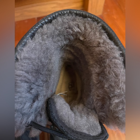 Ugg Adirondack black size 8 - Picture 3 of 5
